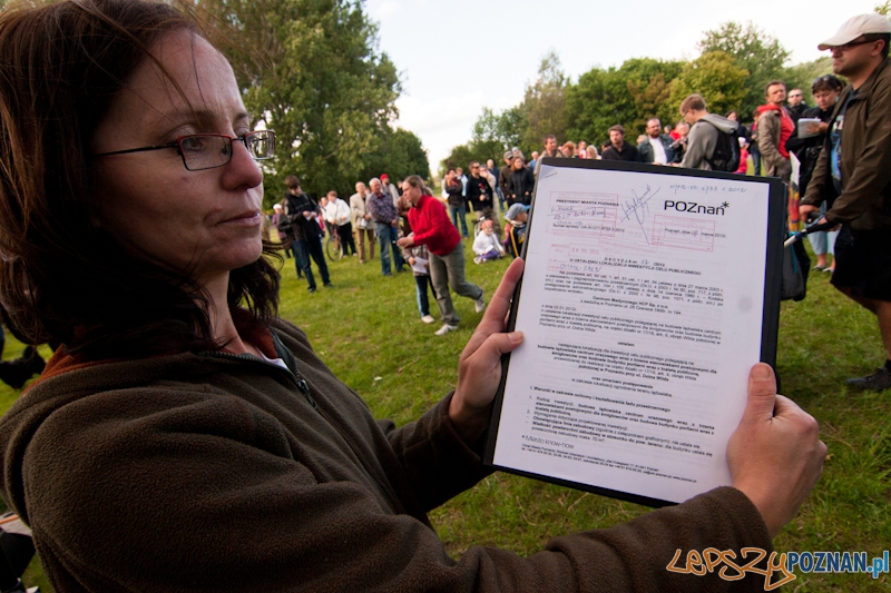 Mieszkańcy Wildy przeciwko lądowisku w parku Jana Pawła II - Poznań 02.06.2012 r. Foto: LepszyPOZNAN.pl / Paweł Rychter Mieszkańcy Wildy przeciwko lądowisku w parku Jana Pawła II - Poznań 02.06.2012 r. Foto: LepszyPOZNAN.pl / Paweł Rychter