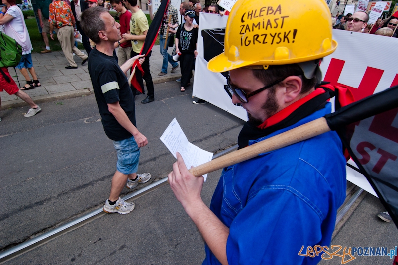 Demonstracja Chleba zamiast Igrzysk - Poznań 10.06.2012 r. Foto: LepszyPOZNAN.pl / Paweł Rychter Demonstracja Chleba zamiast Igrzysk - Poznań 10.06.2012 r. Foto: LepszyPOZNAN.pl / Paweł Rychter