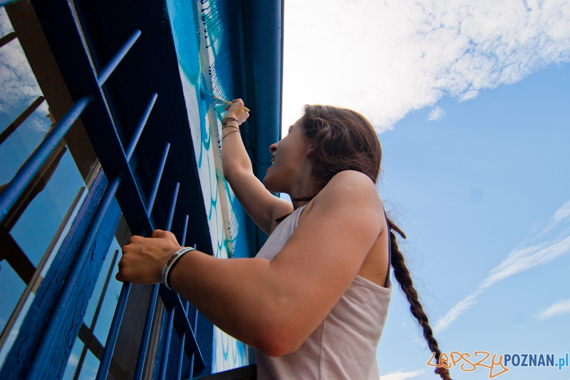 Dworzec PKP na Dębcu malowany kolorami Duluxa - Poznań 16.06.2012 r. Foto: LepszyPOZNAN.pl / Paweł Rychter Dworzec PKP na Dębcu malowany kolorami Duluxa - Poznań 16.06.2012 r. Foto: LepszyPOZNAN.pl / Paweł Rychter