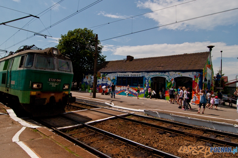 Dworzec PKP na Dębcu malowany kolorami Duluxa - Poznań 16.06.2012 r. Foto: LepszyPOZNAN.pl / Paweł Rychter Dworzec PKP na Dębcu malowany kolorami Duluxa - Poznań 16.06.2012 r. Foto: LepszyPOZNAN.pl / Paweł Rychter