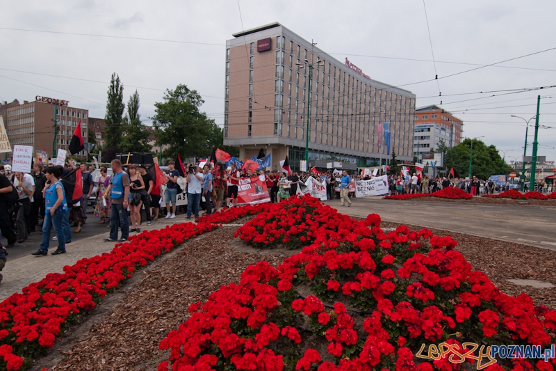 Demonstracja Chleba zamiast Igrzysk - Poznań 10.06.2012 r. Foto: LepszyPOZNAN.pl / Paweł Rychter Demonstracja Chleba zamiast Igrzysk - Poznań 10.06.2012 r. Foto: LepszyPOZNAN.pl / Paweł Rychter