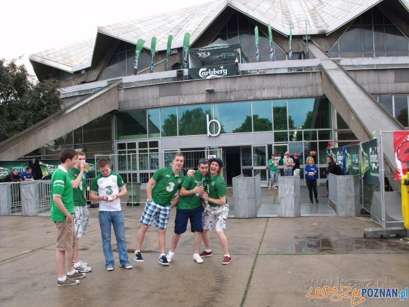 Irlandczycy pod Areną Foto: lazarz.pl Irlandczycy pod Areną Foto: lazarz.pl