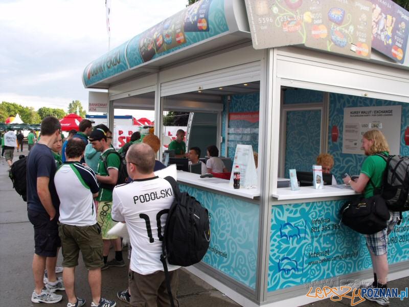 Irlandczycy pod Areną Foto: lazarz.pl Irlandczycy pod Areną Foto: lazarz.pl