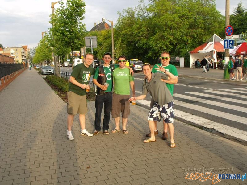 Irlandczycy pod Areną Foto: lazarz.pl Irlandczycy pod Areną Foto: lazarz.pl