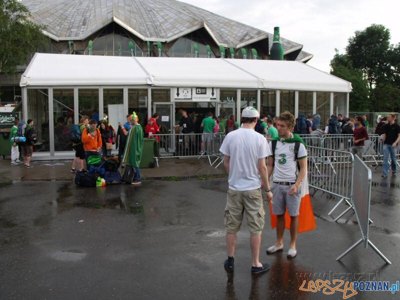 Irlandczycy pod Areną Foto: lazarz.pl Irlandczycy pod Areną Foto: lazarz.pl