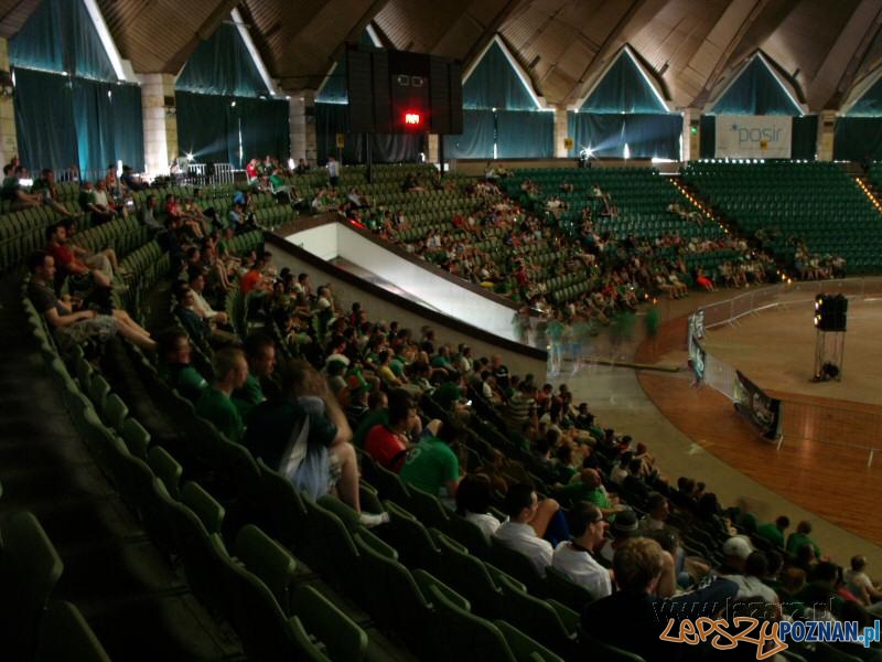 Irlandczycy pod Areną Foto: lazarz.pl Irlandczycy pod Areną Foto: lazarz.pl