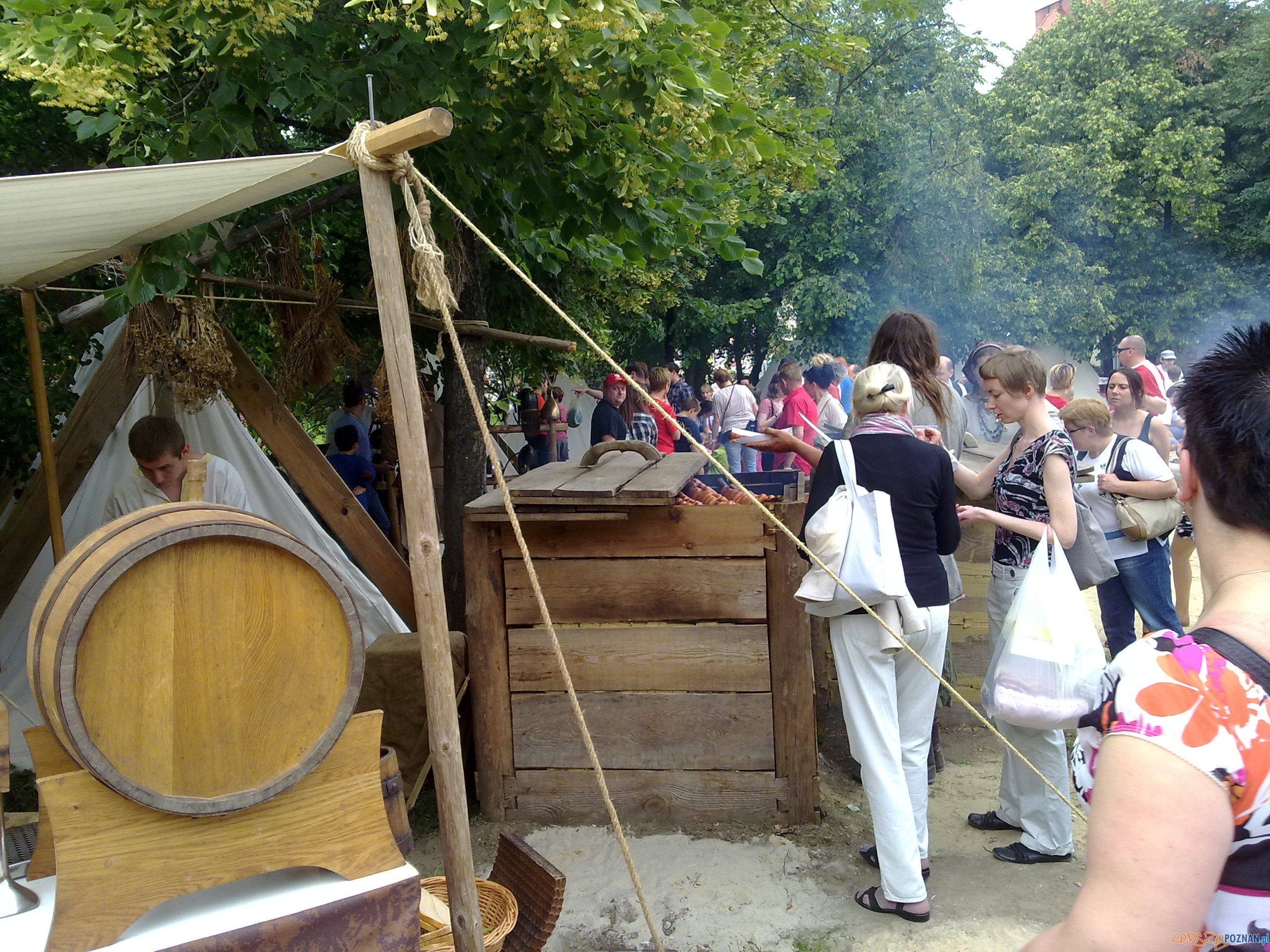 Kiełbasy wędzone na wiśni - pycha Foto: Kiełbasy wędzone na wiśni - pycha Foto: