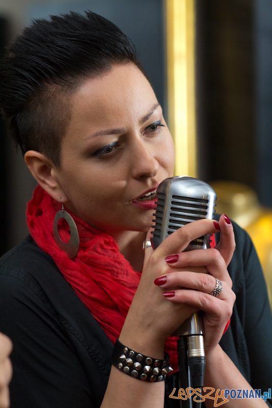 Nagranie teledysku do utworu Kurz zespołu Mokrofon - Anka Spławska wokal Foto: lepszyPOZNAN.pl / Piotr Rychter Nagranie teledysku do utworu Kurz zespołu Mokrofon - Anka Spławska wokal Foto: lepszyPOZNAN.pl / Piotr Rychter