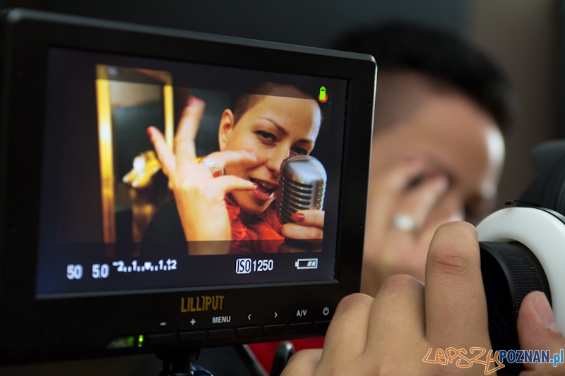 Nagranie teledysku do utworu Kurz zespołu Mokrofon - Anka Spławska wokal Foto: lepszyPOZNAN.pl / Piotr Rychter Nagranie teledysku do utworu Kurz zespołu Mokrofon - Anka Spławska wokal Foto: lepszyPOZNAN.pl / Piotr Rychter