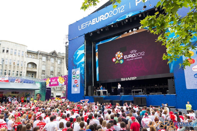 Biało-czerwony Poznań Foto: lepszyPOZNAN.pl/ Piotr Rychter Biało-czerwony Poznań Foto: lepszyPOZNAN.pl/ Piotr Rychter