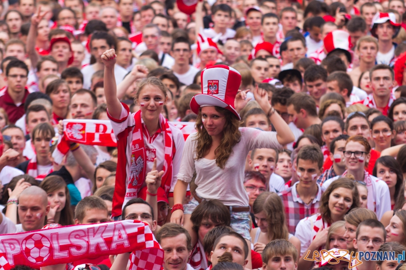 Mecz Polska - Czechy w oficjalnej strefie kibica Uefa EURO w Poznaniu Foto: lepszyPOZNAN.pl / Piotr Rychter Mecz Polska - Czechy w oficjalnej strefie kibica Uefa EURO w Poznaniu Foto: lepszyPOZNAN.pl / Piotr Rychter