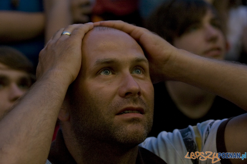 Strefa Kibica podczas finałowego meczu Euro 2012 Hiszpania - Włochy - Poznań 01.07.2012 r. Foto: Ewelina Gutowska Strefa Kibica podczas finałowego meczu Euro 2012 Hiszpania - Włochy - Poznań 01.07.2012 r. Foto: Ewelina Gutowska