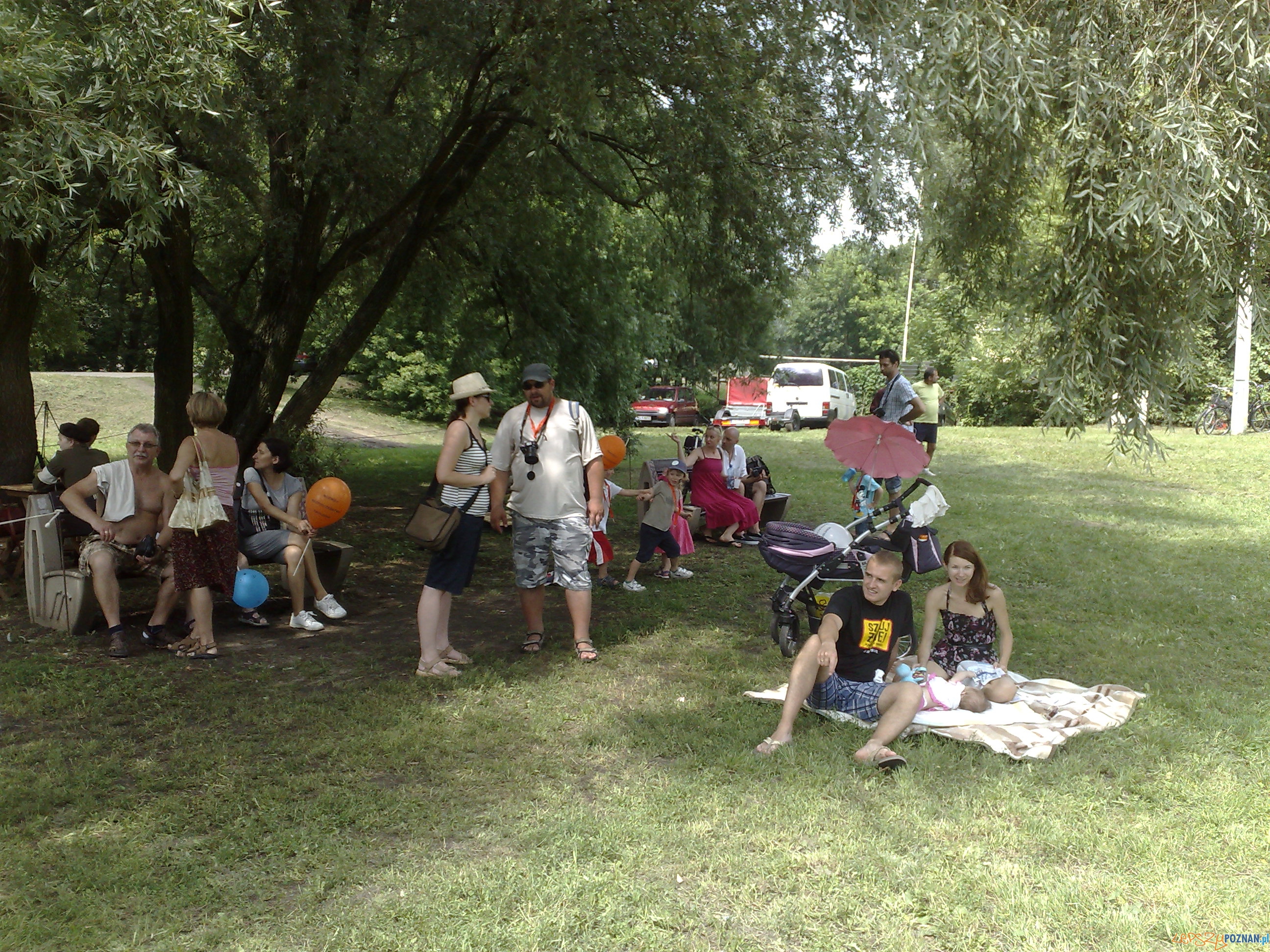 Kocyk i relaks w cieniu Foto: Kocyk i relaks w cieniu Foto: