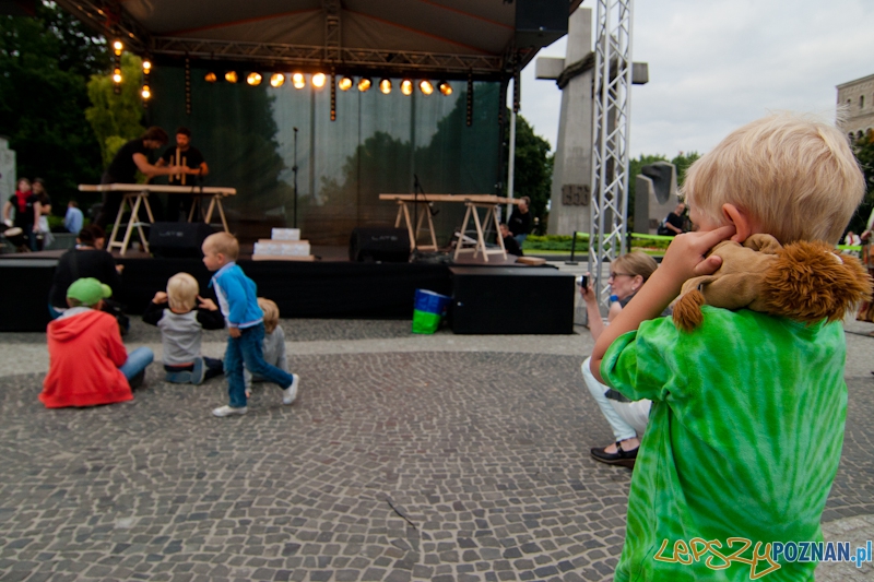 Transatlantyk - Bębnienie przeciwko GMO - Poznań 15.08.2012 r Foto: LepszyPOZNAN.pl / Paweł Rychter Transatlantyk - Bębnienie przeciwko GMO - Poznań 15.08.2012 r Foto: LepszyPOZNAN.pl / Paweł Rychter