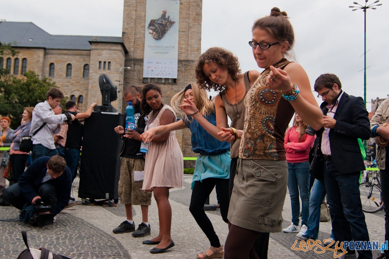 Transatlantyk - Bębnienie przeciwko GMO - Poznań 15.08.2012 r Foto: LepszyPOZNAN.pl / Paweł Rychter Transatlantyk - Bębnienie przeciwko GMO - Poznań 15.08.2012 r Foto: LepszyPOZNAN.pl / Paweł Rychter