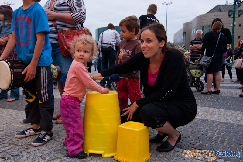 Transatlantyk - Bębnienie przeciwko GMO - Poznań 15.08.2012 r Foto: LepszyPOZNAN.pl / Paweł Rychter Transatlantyk - Bębnienie przeciwko GMO - Poznań 15.08.2012 r Foto: LepszyPOZNAN.pl / Paweł Rychter
