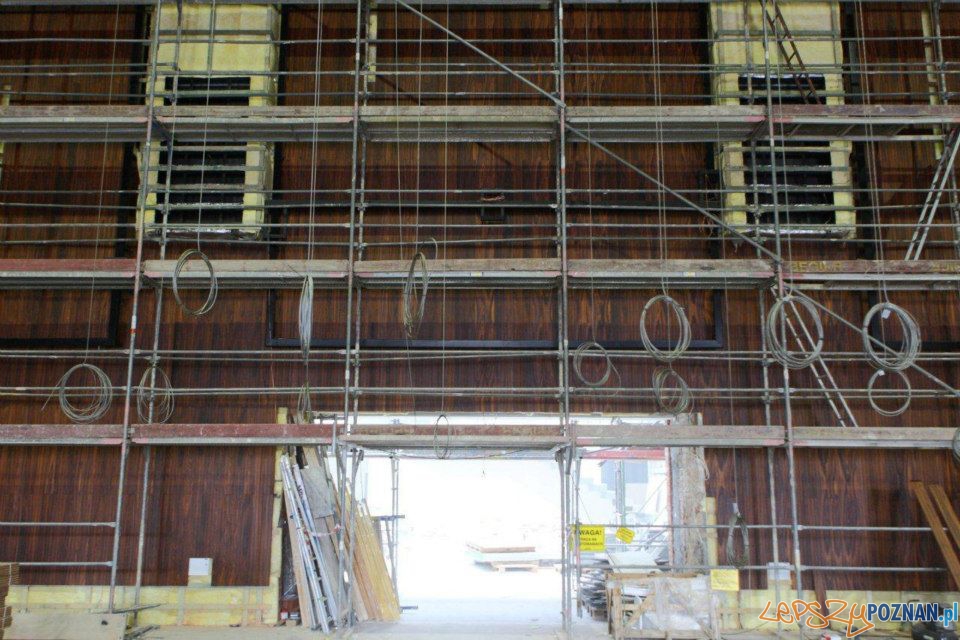 Zmieniające się wnętrza CK ZAMEK - 20 sierpnia 2012 Foto: CK ZAMEK / M. Kaczyński Zmieniające się wnętrza CK ZAMEK - 20 sierpnia 2012 Foto: CK ZAMEK / M. Kaczyński