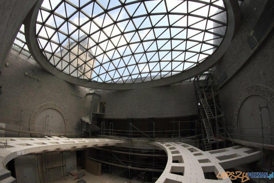 Zmieniające się wnętrza CK ZAMEK - 20 sierpnia 2012 Foto: CK ZAMEK / M. Kaczyński Zmieniające się wnętrza CK ZAMEK - 20 sierpnia 2012 Foto: CK ZAMEK / M. Kaczyński