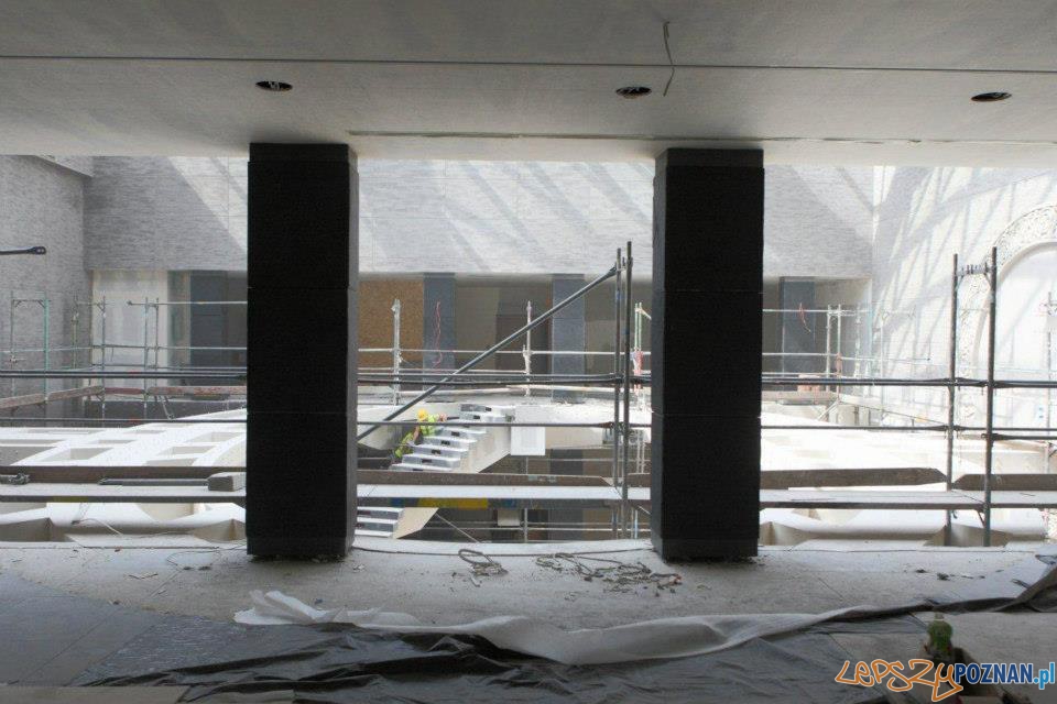 Zmieniające się wnętrza CK ZAMEK - 20 sierpnia 2012 Foto: CK ZAMEK / M. Kaczyński Zmieniające się wnętrza CK ZAMEK - 20 sierpnia 2012 Foto: CK ZAMEK / M. Kaczyński