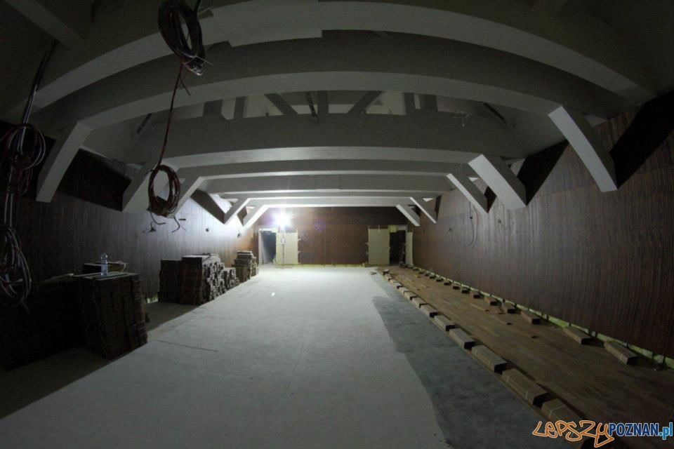 Zmieniające się wnętrza CK ZAMEK - 20 sierpnia 2012 Foto: CK ZAMEK / M. Kaczyński Zmieniające się wnętrza CK ZAMEK - 20 sierpnia 2012 Foto: CK ZAMEK / M. Kaczyński