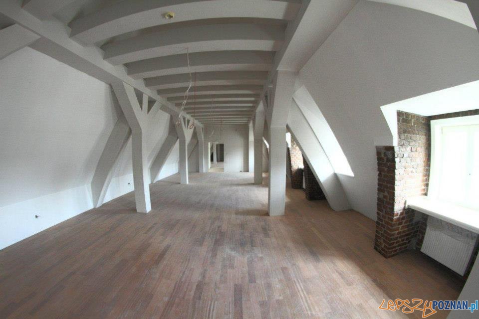 Zmieniające się wnętrza CK ZAMEK - 20 sierpnia 2012 Foto: CK ZAMEK / M. Kaczyński Zmieniające się wnętrza CK ZAMEK - 20 sierpnia 2012 Foto: CK ZAMEK / M. Kaczyński