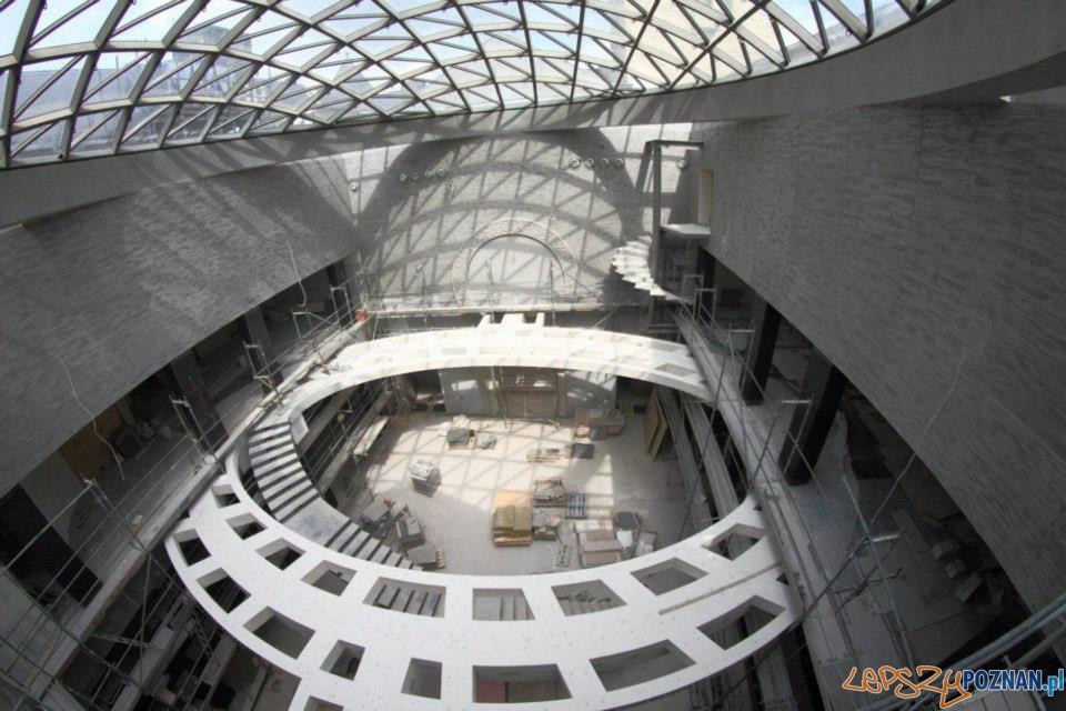 Zmieniające się wnętrza CK ZAMEK - 20 sierpnia 2012 Foto: CK ZAMEK / M. Kaczyński Zmieniające się wnętrza CK ZAMEK - 20 sierpnia 2012 Foto: CK ZAMEK / M. Kaczyński