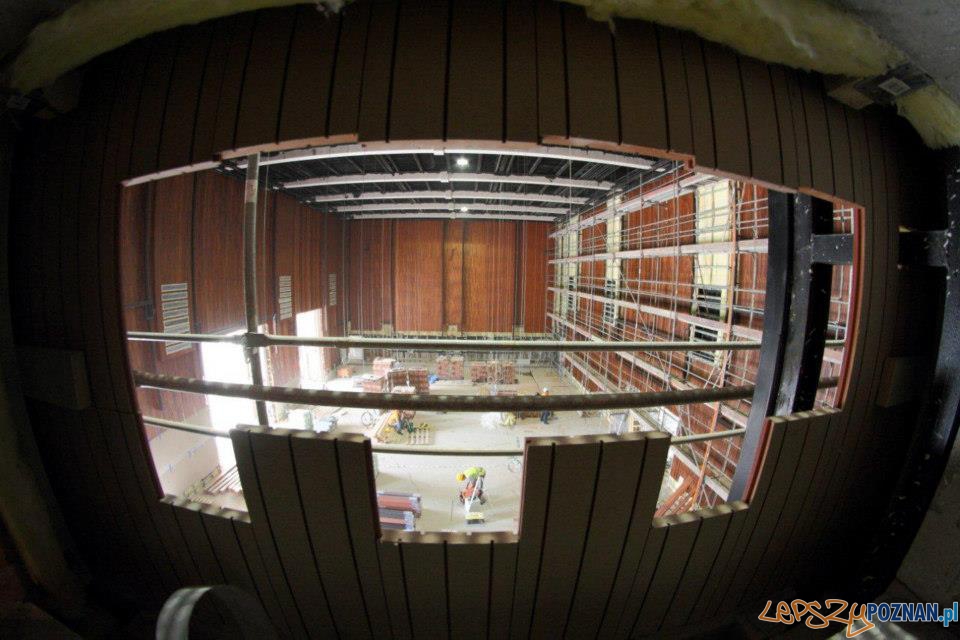 Zmieniające się wnętrza CK ZAMEK - 20 sierpnia 2012 Foto: CK ZAMEK / M. Kaczyński Zmieniające się wnętrza CK ZAMEK - 20 sierpnia 2012 Foto: CK ZAMEK / M. Kaczyński