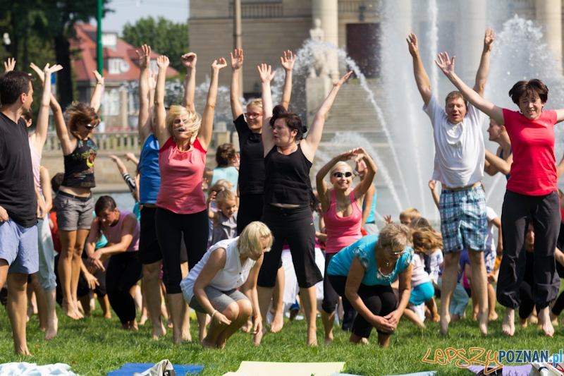 Zajęcia jogi w parku przed operą Foto: lepszyPOZNAN.pl / Piotr Rychter Zajęcia jogi w parku przed operą Foto: lepszyPOZNAN.pl / Piotr Rychter