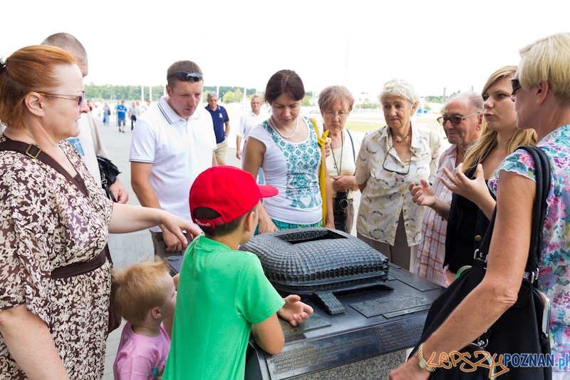 Konsultacje społeczne dotyczące zagospodarowania terenu wokół Stadionu Miejskiego zorganizowane przez Konsorcjum KKS Lech Poznań i Marcelin Management oraz Urząd Miasta Poznania. 4.08.2012 r. Foto: lepszyPOZNAN.pl / Piotr Rychter Konsultacje społeczne dotyczące zagospodarowania terenu wokół Stadionu Miejskiego zorganizowane przez Konsorcjum KKS Lech Poznań i Marcelin Management oraz Urząd Miasta Poznania. 4.08.2012 r. Foto: lepszyPOZNAN.pl / Piotr Rychter
