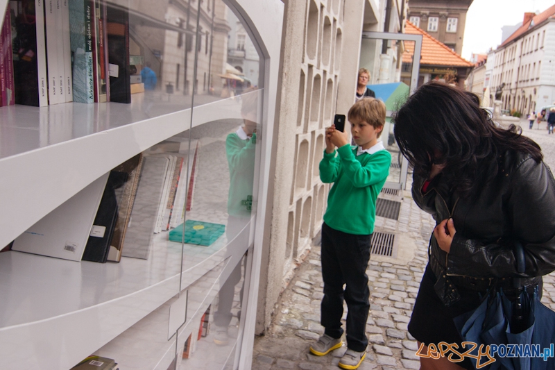 Miejski Regał Książkowy - Poznań 16.09.2012 r. Foto: LepszyPOZNAN.pl / Paweł Rychter Miejski Regał Książkowy - Poznań 16.09.2012 r. Foto: LepszyPOZNAN.pl / Paweł Rychter