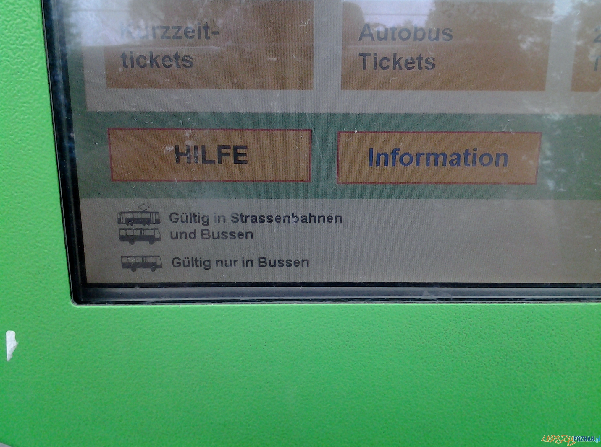 Biletomat w wersji niemieckiej Foto: lepszyPOZNAN.pl / tab Biletomat w wersji niemieckiej Foto: lepszyPOZNAN.pl / tab