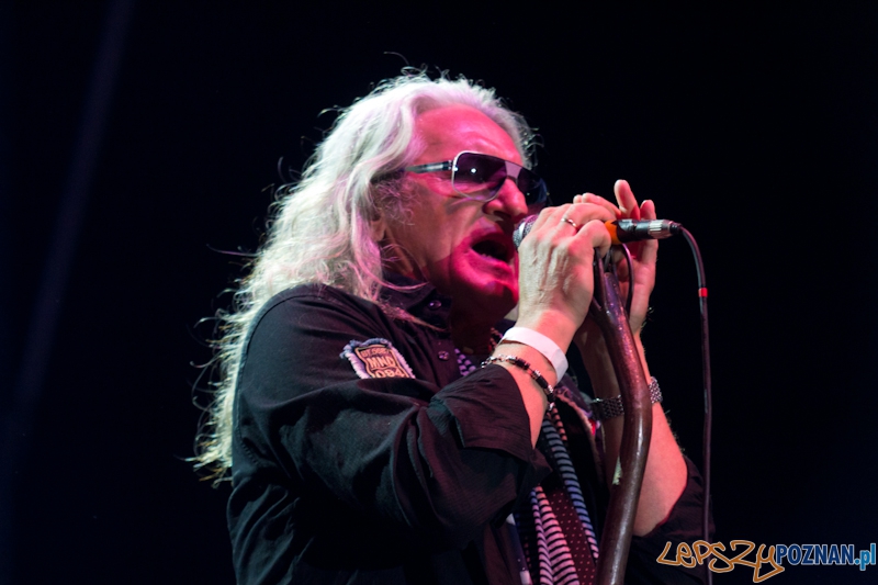 100lecie Warty Poznań. Łęgi Dębińskie. Występ zespołu Perfect. Grzegorz Markowski Foto: lepszyPOZNAN.pl / Piotr Rychter 100lecie Warty Poznań. Łęgi Dębińskie. Występ zespołu Perfect. Grzegorz Markowski Foto: lepszyPOZNAN.pl / Piotr Rychter