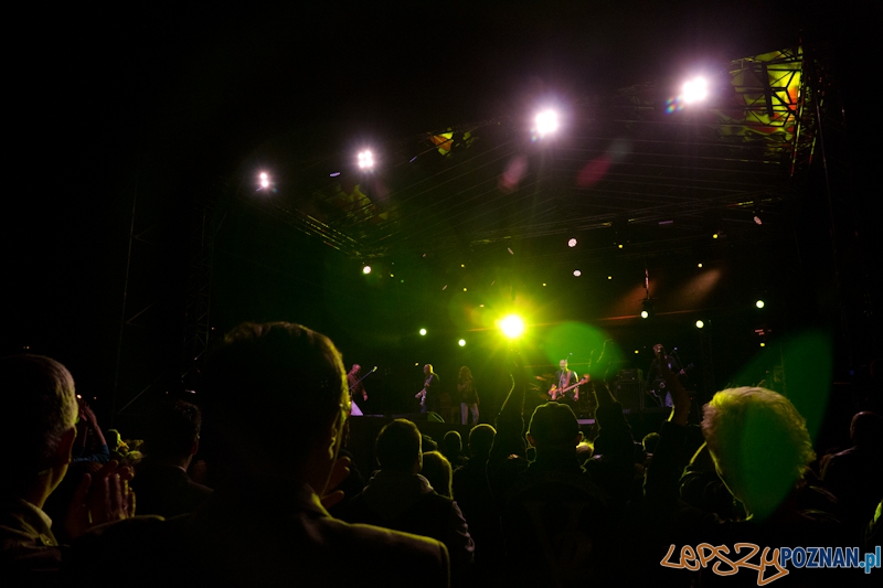 100lecie Warty Poznań. Łęgi Dębińskie. Występ zespołu Perfect Foto: lepszyPOZNAN.pl / Piotr Rychter 100lecie Warty Poznań. Łęgi Dębińskie. Występ zespołu Perfect Foto: lepszyPOZNAN.pl / Piotr Rychter