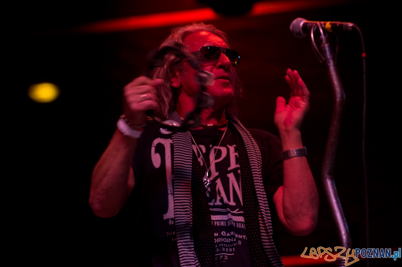 100lecie Warty Poznań. Łęgi Dębińskie. Występ zespołu Perfect. Grzegorz Markowski Foto: lepszyPOZNAN.pl / Piotr Rychter 100lecie Warty Poznań. Łęgi Dębińskie. Występ zespołu Perfect. Grzegorz Markowski Foto: lepszyPOZNAN.pl / Piotr Rychter