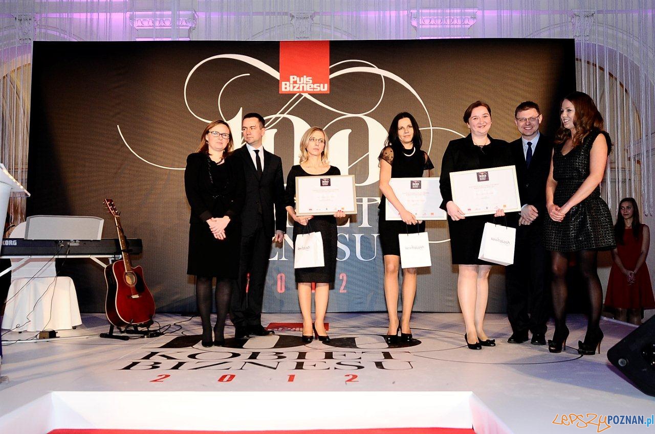 100 KOBIET BIZNESU_ Anna Krause_trzecia od prawej Foto: materiały prasowe 100 KOBIET BIZNESU_ Anna Krause_trzecia od prawej Foto: materiały prasowe