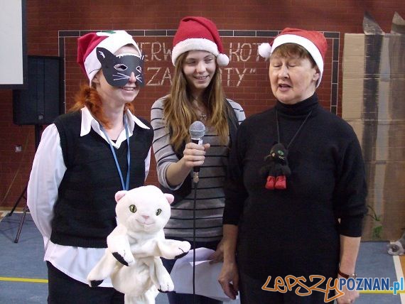 Pomaganie mikołajkowe to działanie fajowe! Foto: Gimnazjum 51 w Poznaniu Pomaganie mikołajkowe to działanie fajowe! Foto: Gimnazjum 51 w Poznaniu