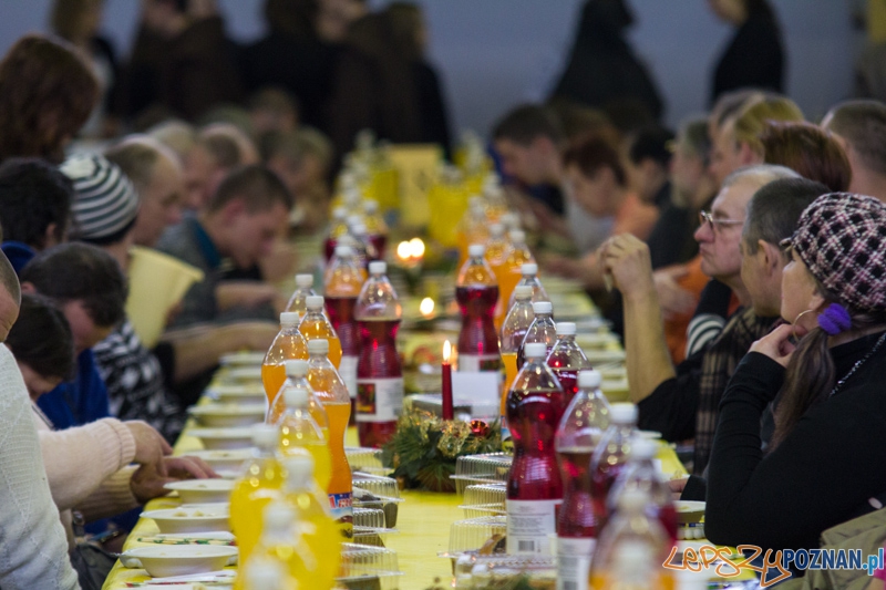 Spotkanie wigilijne z Caritas i Warta Poznań - hala nr 1 MTP 24.12.2012 r. Foto: lepszyPOZNAN.pl / Piotr Rychter Spotkanie wigilijne z Caritas i Warta Poznań - hala nr 1 MTP 24.12.2012 r. Foto: lepszyPOZNAN.pl / Piotr Rychter