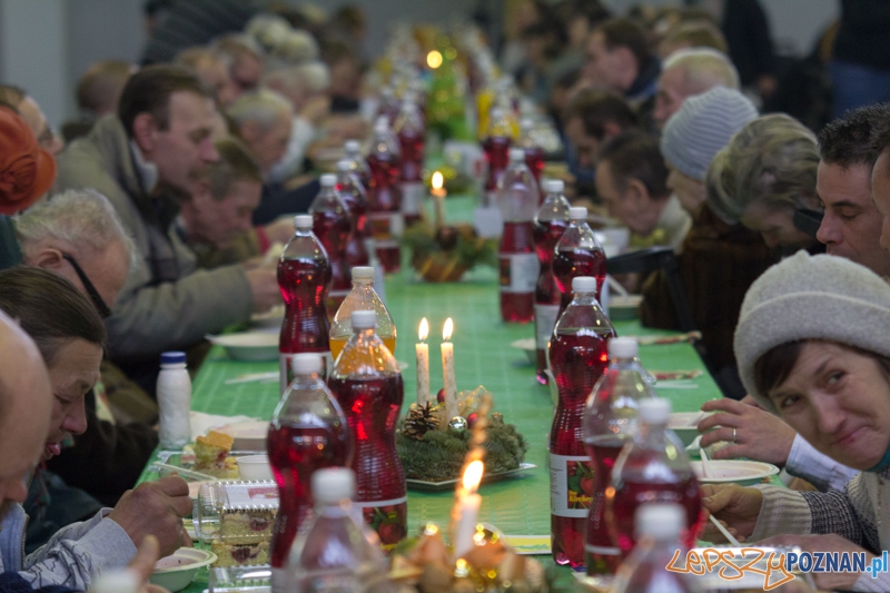 Spotkanie wigilijne z Caritas i Warta Poznań - hala nr 1 MTP 24.12.2012 r. Foto: lepszyPOZNAN.pl / Piotr Rychter Spotkanie wigilijne z Caritas i Warta Poznań - hala nr 1 MTP 24.12.2012 r. Foto: lepszyPOZNAN.pl / Piotr Rychter