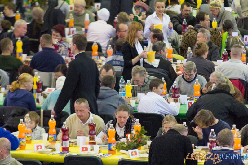 Spotkanie wigilijne z Caritas i Warta Poznań - hala nr 1 MTP 24.12.2012 r. Foto: lepszyPOZNAN.pl / Piotr Rychter Spotkanie wigilijne z Caritas i Warta Poznań - hala nr 1 MTP 24.12.2012 r. Foto: lepszyPOZNAN.pl / Piotr Rychter