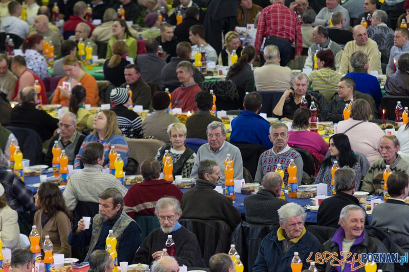 Spotkanie wigilijne z Caritas i Warta Poznań - hala nr 1 MTP 24.12.2012 r. Foto: lepszyPOZNAN.pl / Piotr Rychter Spotkanie wigilijne z Caritas i Warta Poznań - hala nr 1 MTP 24.12.2012 r. Foto: lepszyPOZNAN.pl / Piotr Rychter