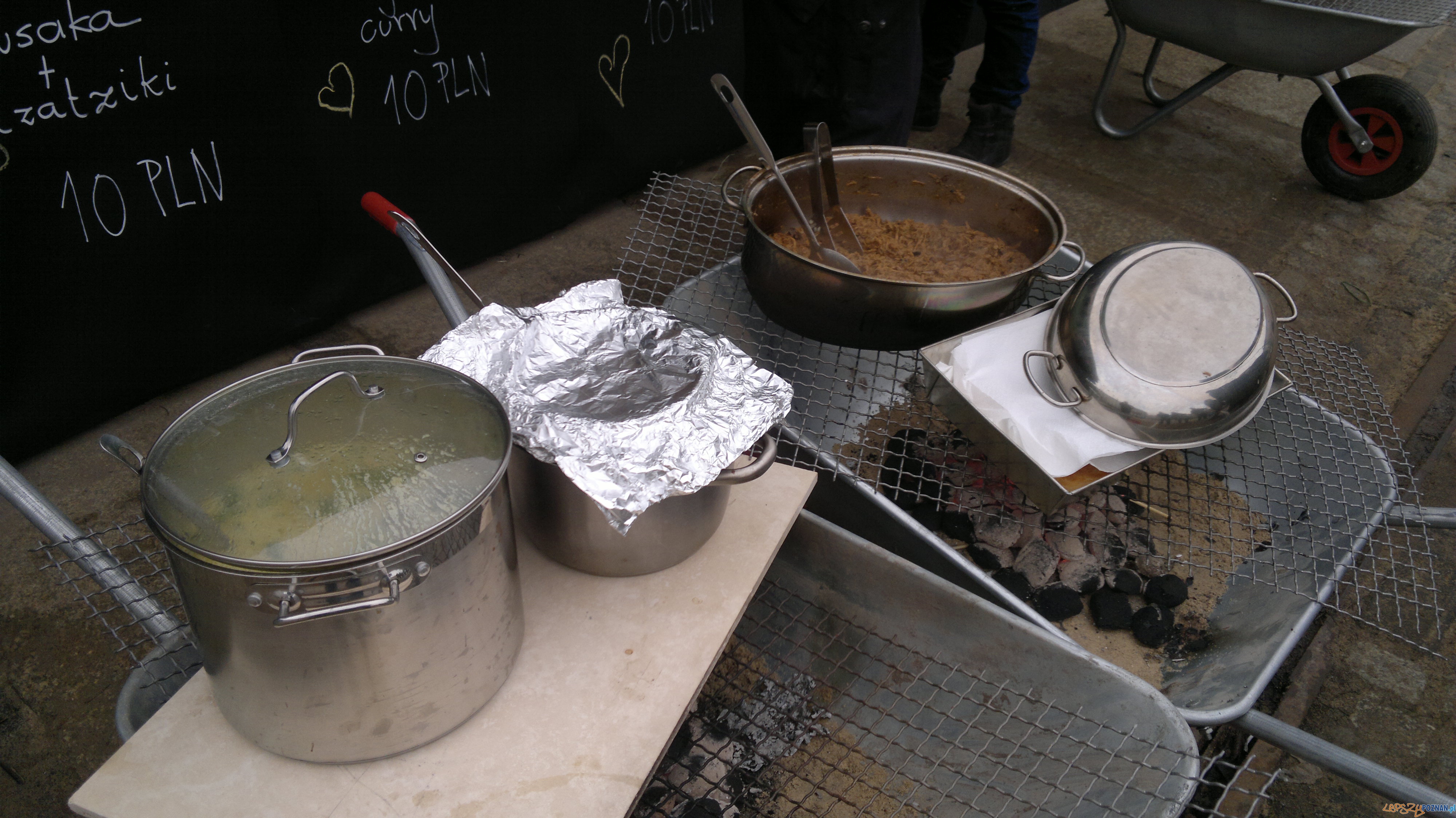 Wołowina - pycha! Restaurant Day na Placu Wielkopolskim Foto: TD Wołowina - pycha! Restaurant Day na Placu Wielkopolskim Foto: TD