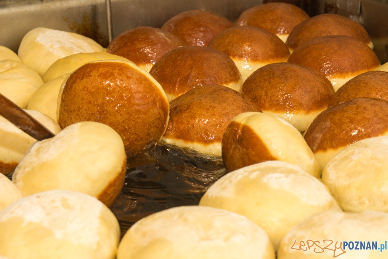 Pączki w cukierni Elite - smażenie  Foto: lepszyPOZNAN.pl / Piotr Rychter