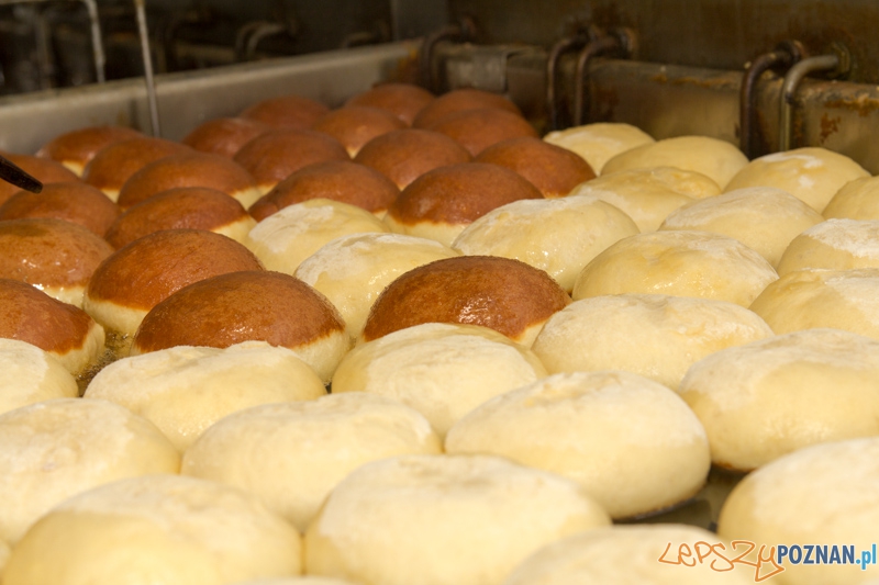 Pączki w cukierni Elite - smażenie Foto: lepszyPOZNAN.pl / Piotr Rychter Pączki w cukierni Elite - smażenie Foto: lepszyPOZNAN.pl / Piotr Rychter