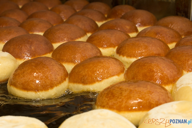 Pączki w cukierni Elite - smażenie  Foto: lepszyPOZNAN.pl / Piotr Rychter