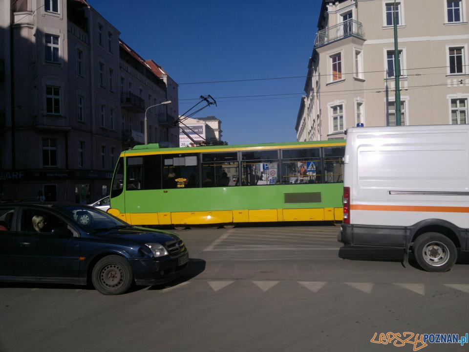 Wypadek na Dąbrowskiego Foto: Wypadek na Dąbrowskiego Foto: