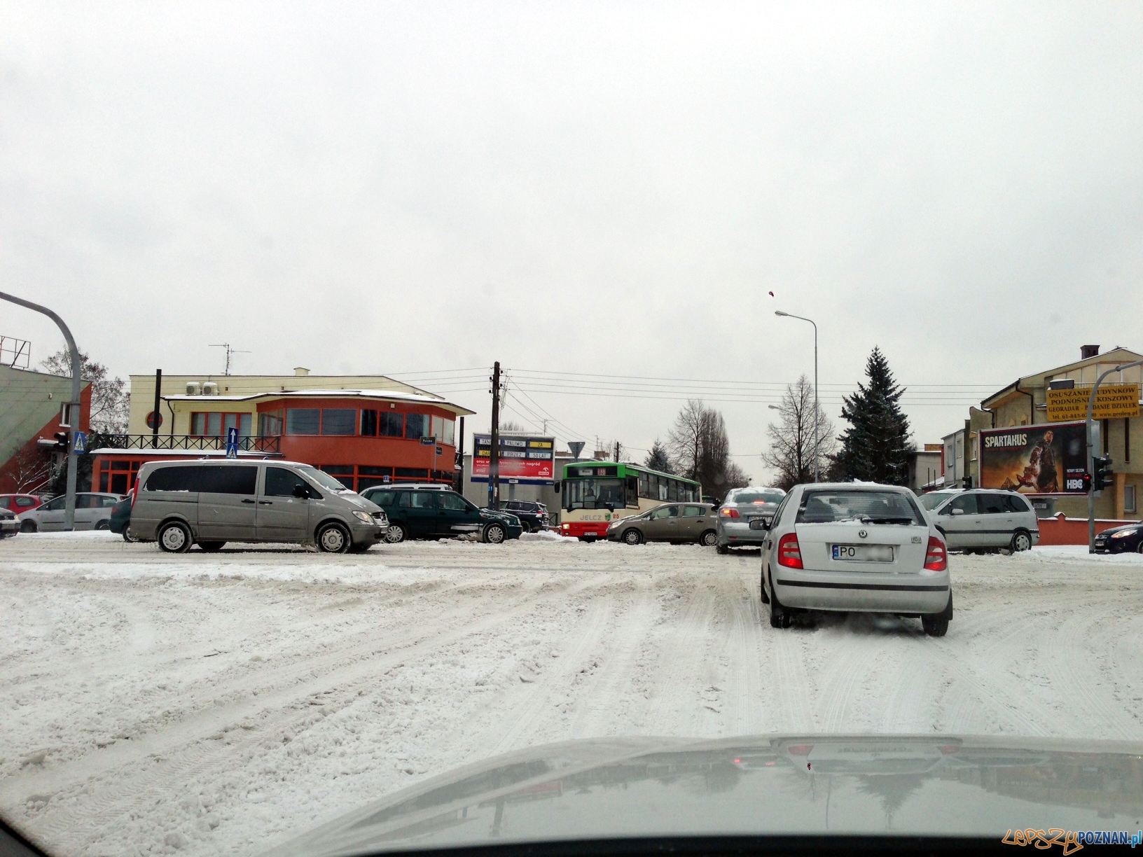 Skrzyżowanie Polskiej z ul. Nowina - 11.03.2013 Foto: Jacek Skrzyżowanie Polskiej z ul. Nowina - 11.03.2013 Foto: Jacek