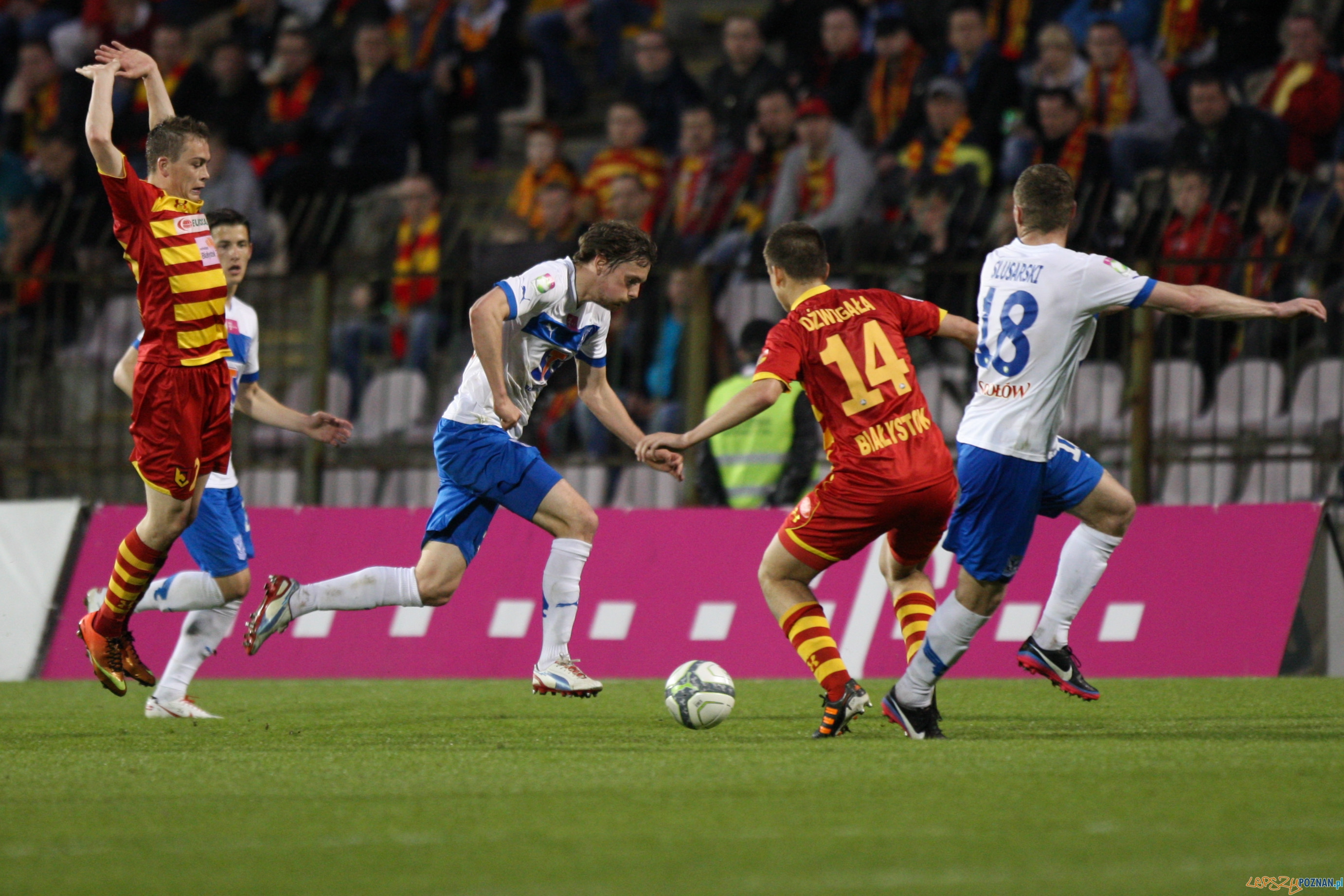 Lech wygrywa z Jagiellonią Białystok 0:1 - Foto: x-news Lech wygrywa z Jagiellonią Białystok 0:1 - Foto: x-news