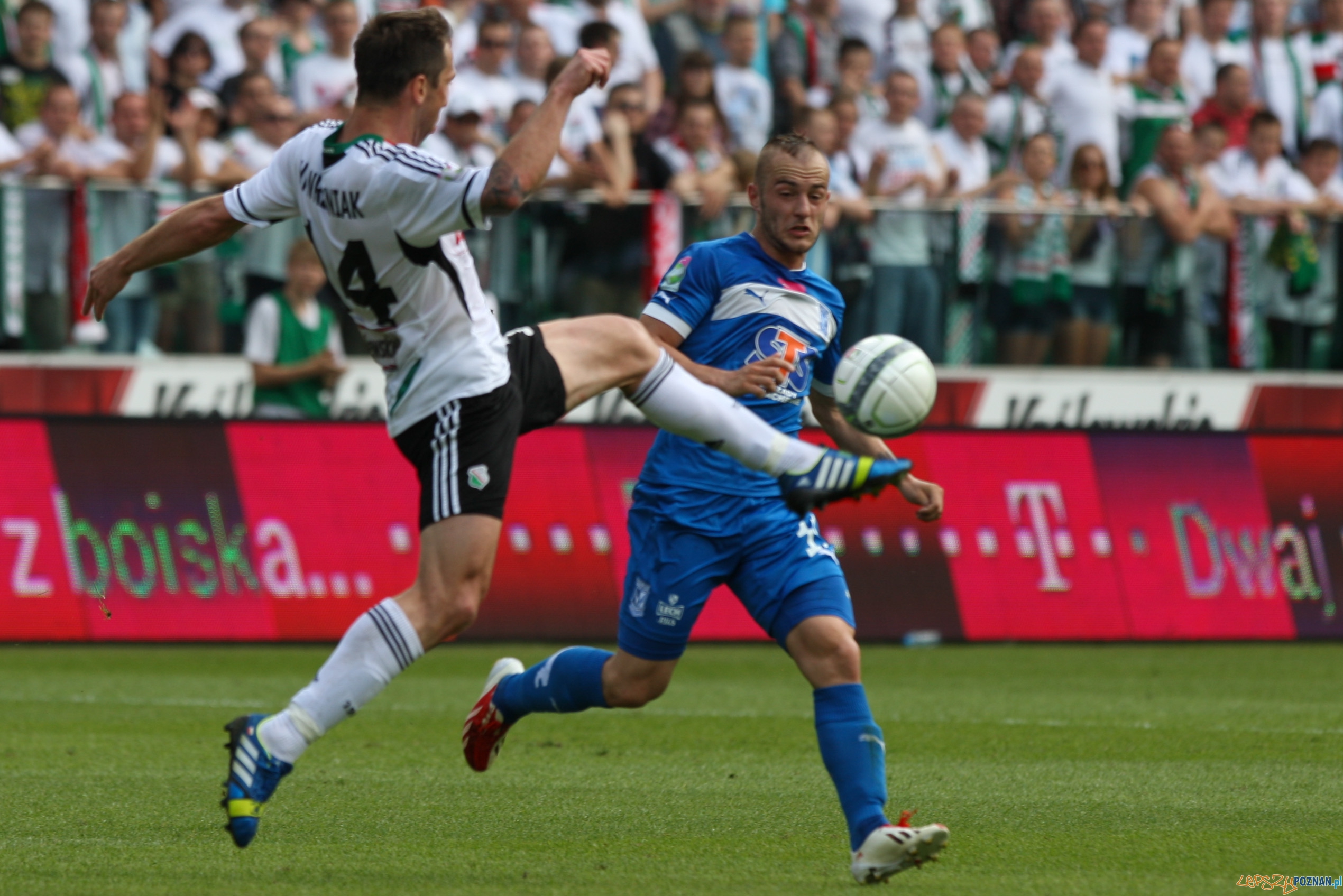 Legia odskoczyła Lechowi Foto: x-news Legia odskoczyła Lechowi Foto: x-news