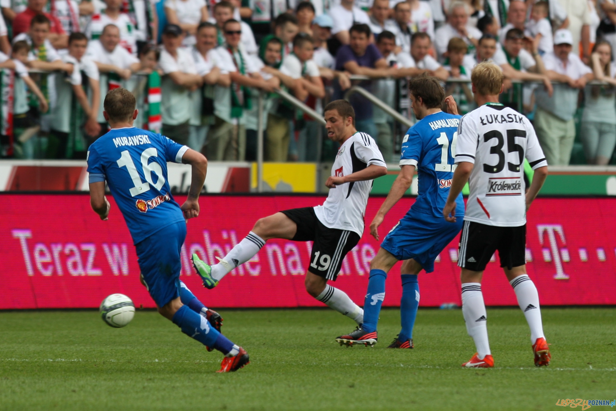 Legia odskoczyła Lechowi Foto: x-news Legia odskoczyła Lechowi Foto: x-news