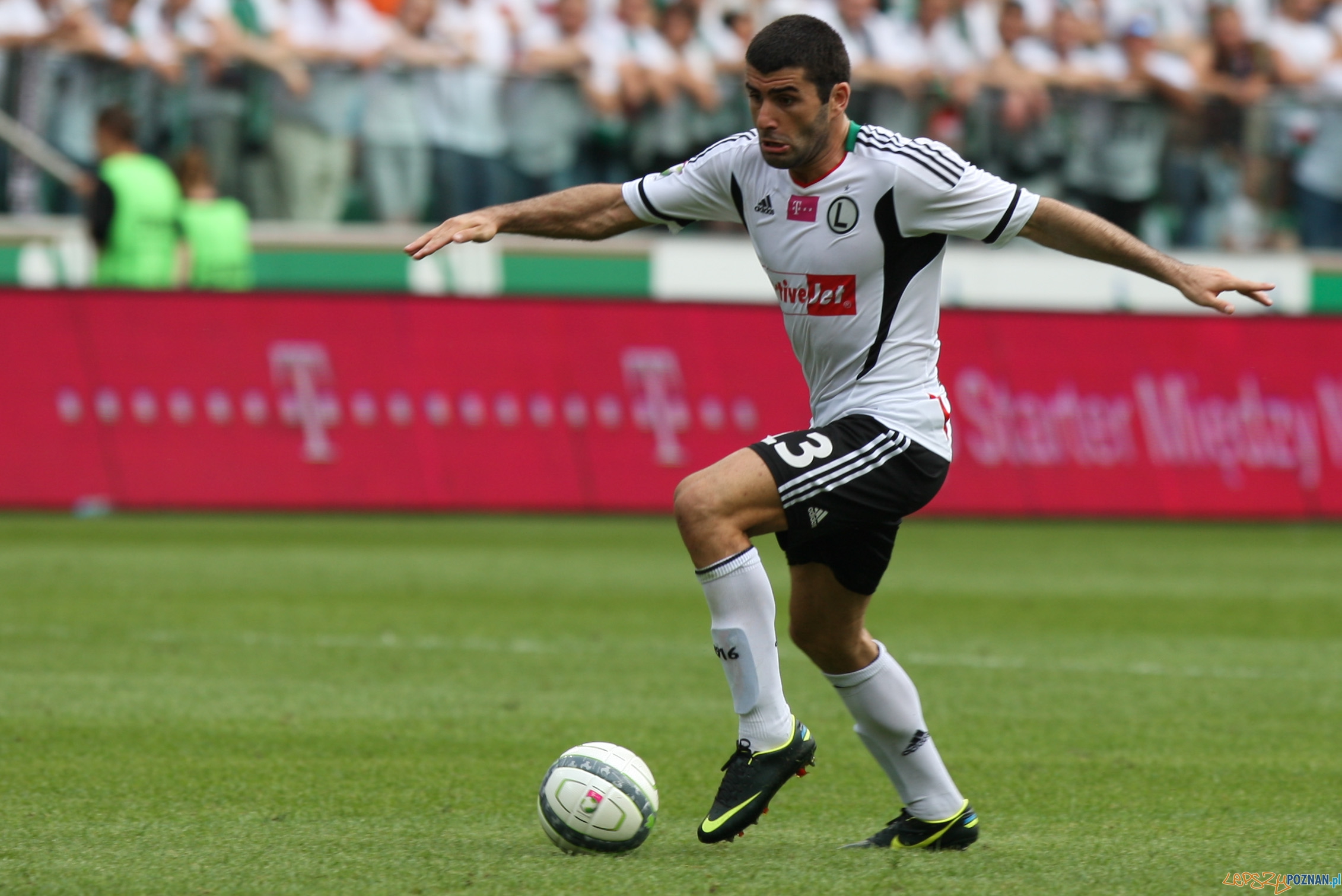 Legia odskoczyła Lechowi Foto: x-news Legia odskoczyła Lechowi Foto: x-news